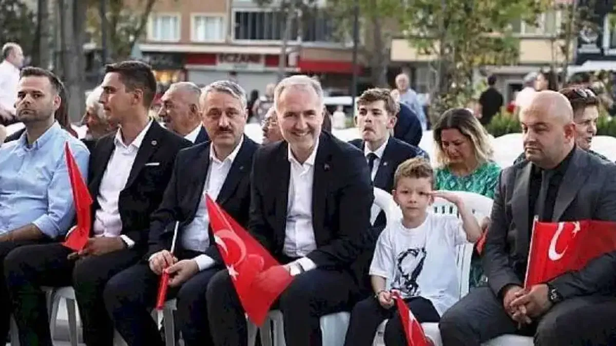 İnegöl'de Kurtuluş Coşkusu Sokaklara Taşındı