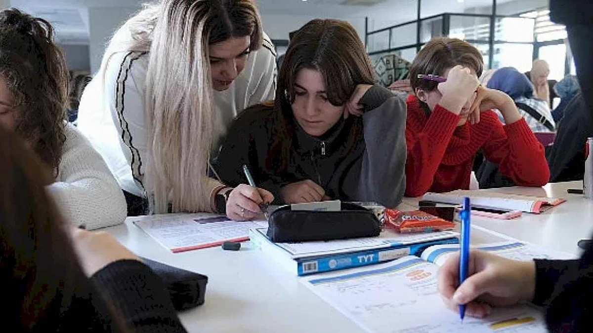 Büyükşehir'den gençlere başarı ve motivasyon kampı; Akademi Lise öğrencileri TYT için kampa girdi