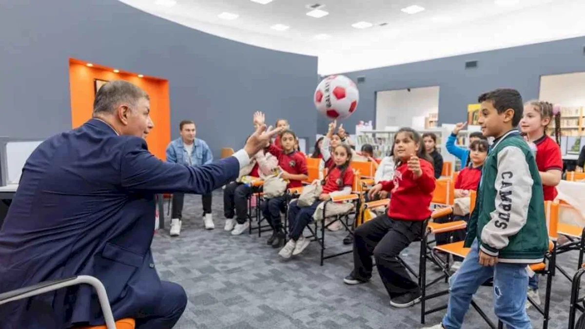 Başkan Tugay okudu, Kadifekaleli çocuklar dinledi