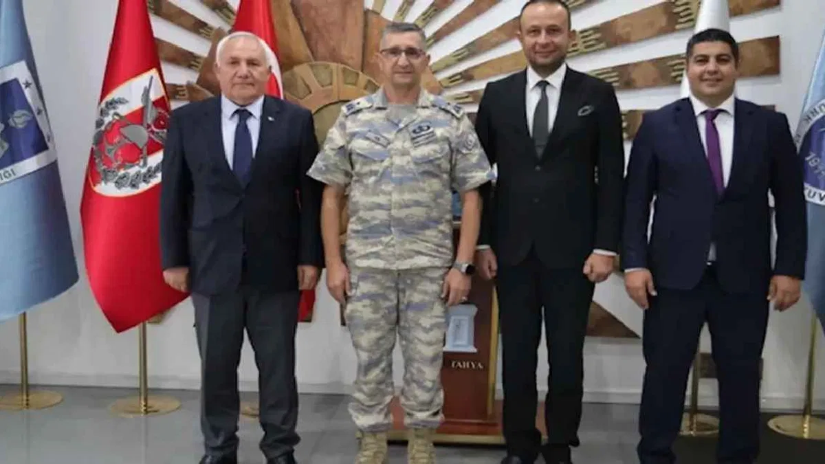Kütahya Belediye başkanlarından Tuğgeneral Baş'a ziyaret