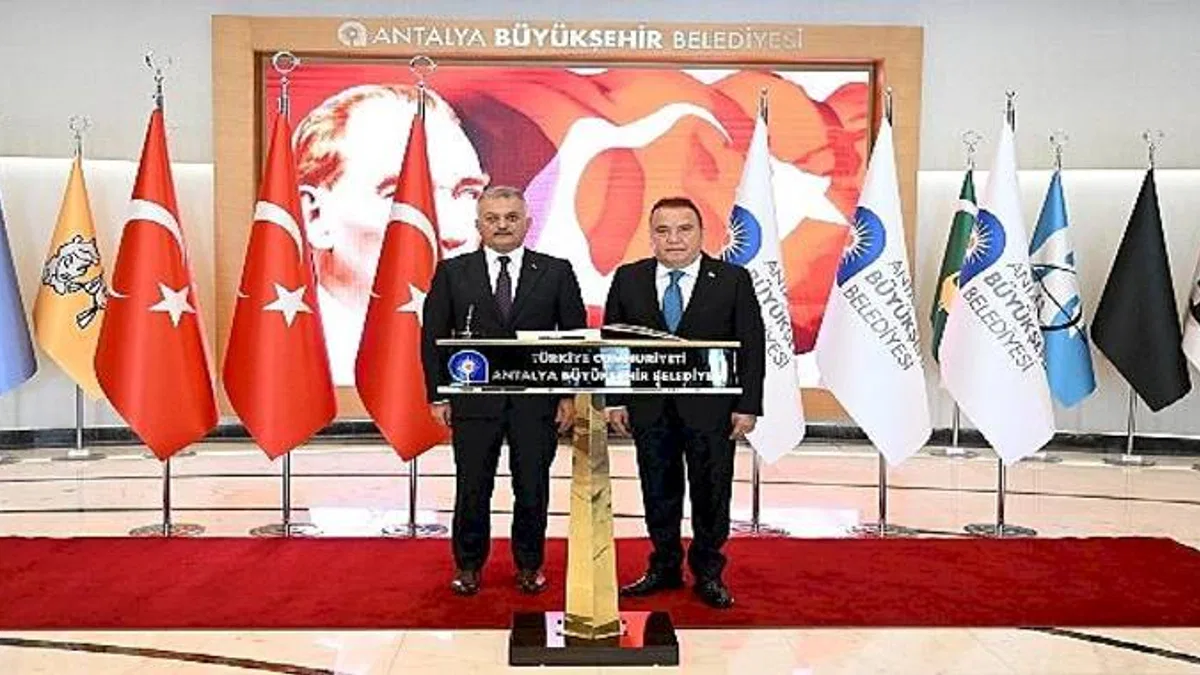 Vali Yazıcı'dan Başkan Böcek'e veda ziyareti