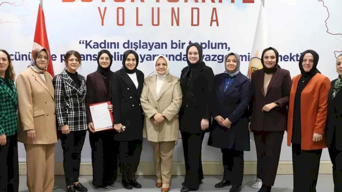 AK Parti Kadın Kolları'ndan 10 ilde bayrak değişimi