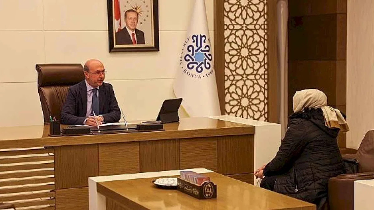 Selçuklu Belediye Başkanı Ahmet Pekyatırmacı, Selçuklu Belediyesi'nin önemli bir geleneği olan "Halk Günü Buluşmaları" kapsamında vatandaşları misafir etti