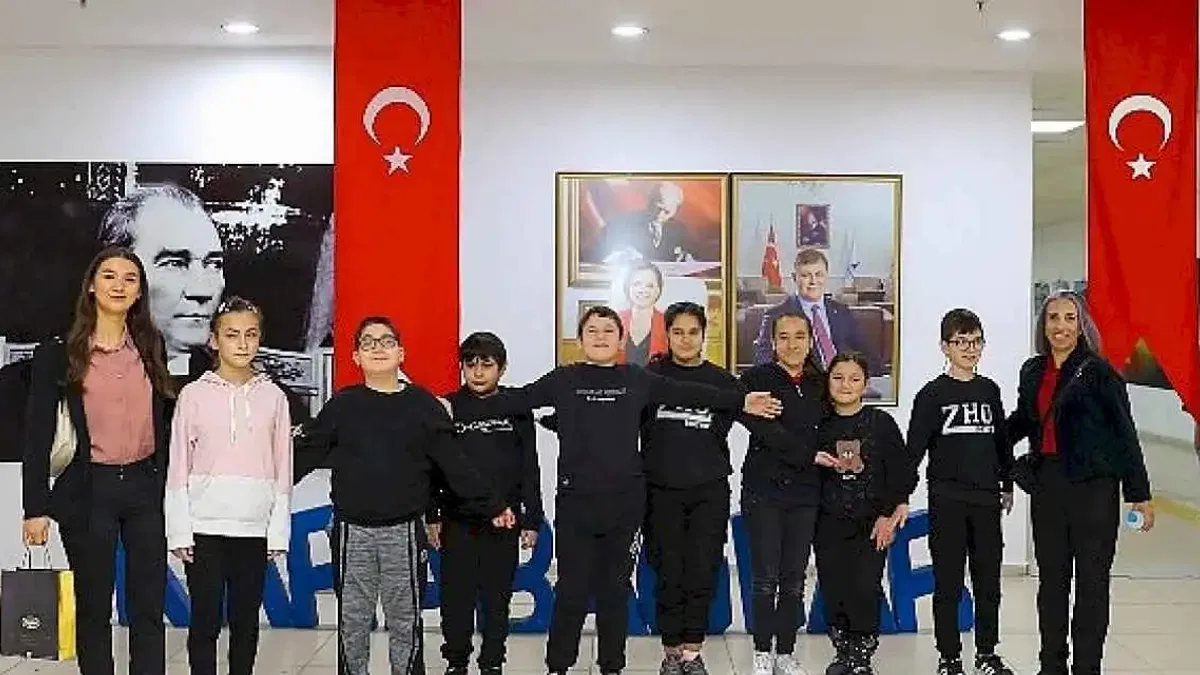 Başkan Kınay özel gereksinimli çocuklarla anlamlı günde buluştu