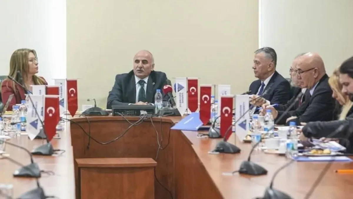 TBMM heyetinden üniversite ve Maarif Vakfı ziyareti