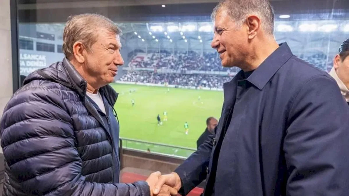 Türk futbolunun efsanesinden Başkan Tugay’a Karşıyaka Stadı teşekkürü