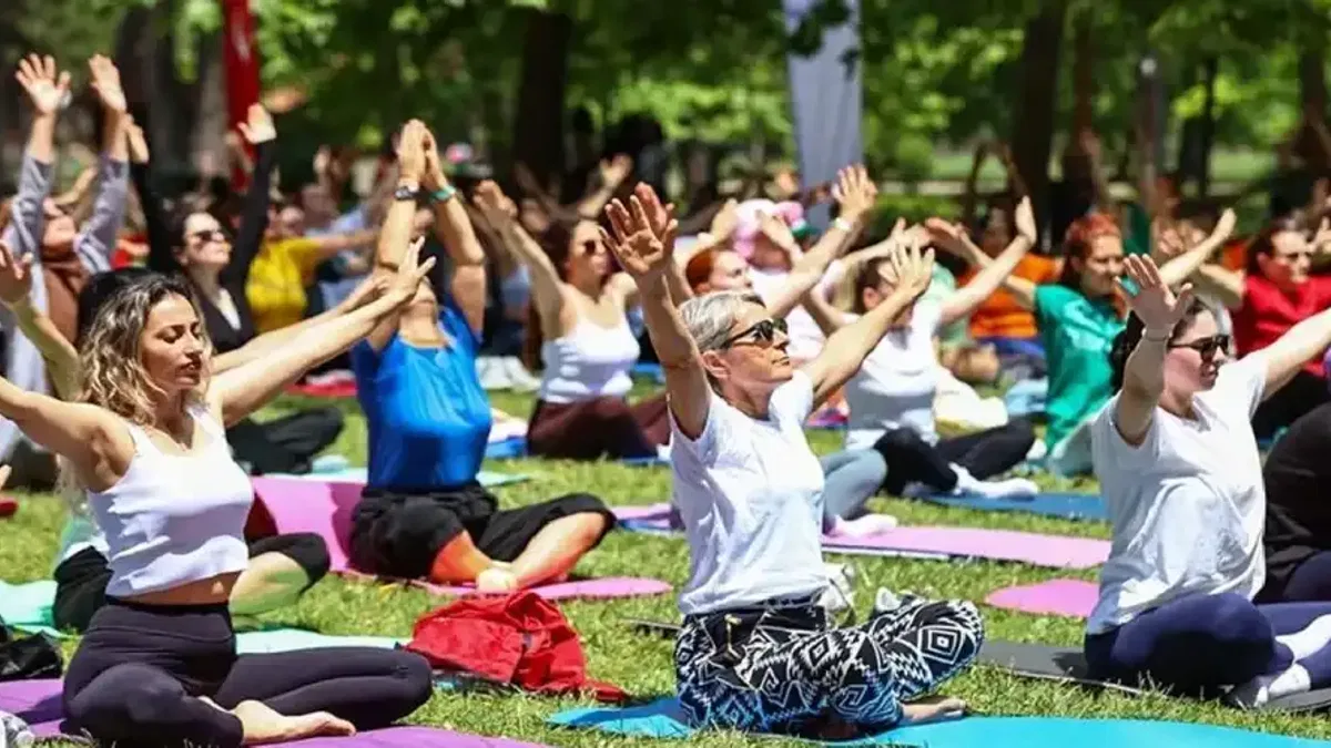 Denizli Dünya Yoga Günü’nde Büyükşehir ile nefes aldı
