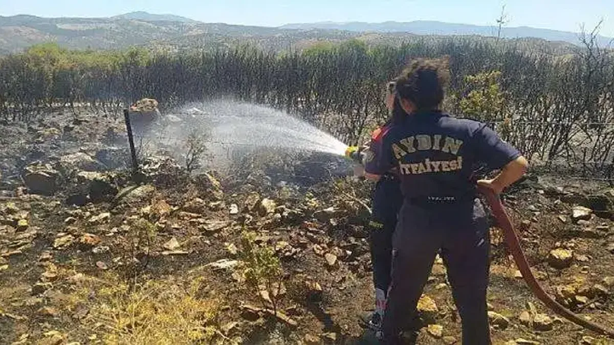 Antalya Büyükşehir Belediyesi'nin kadın itfaiyecilerinden hızlı müdahale