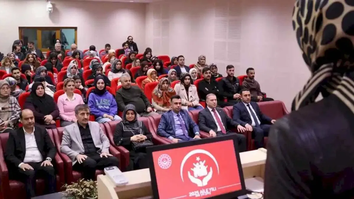 Erzurum'da aile söyleşileri