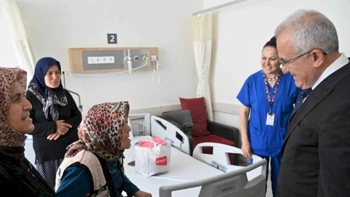 Antalya Kumluca’da bayram ziyaretleri