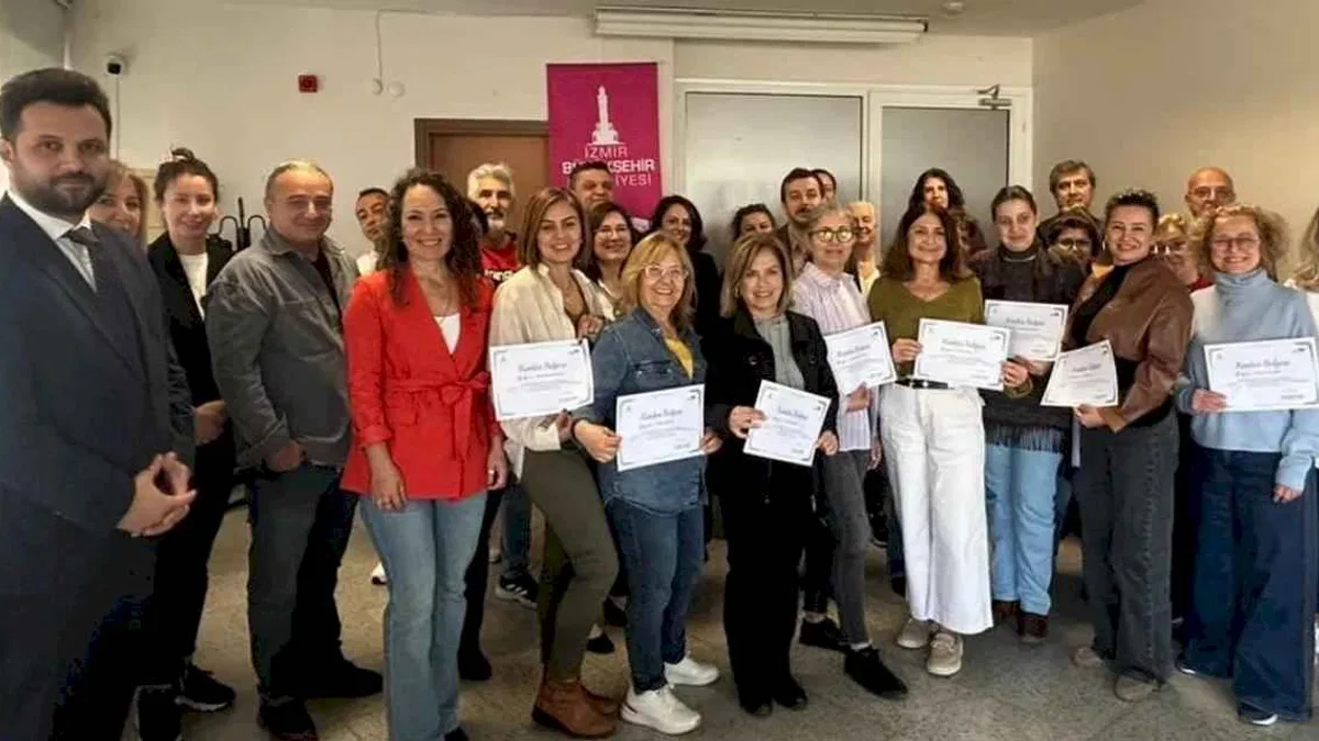 İzmir Meslek Fabrikası’nda sertifika sevinci