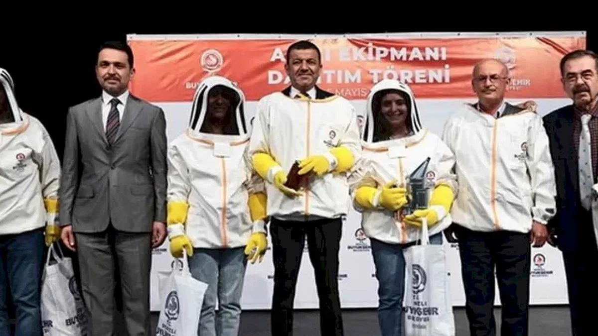 Denizli Büyükşehir’den arıcılığa altın dokunuş