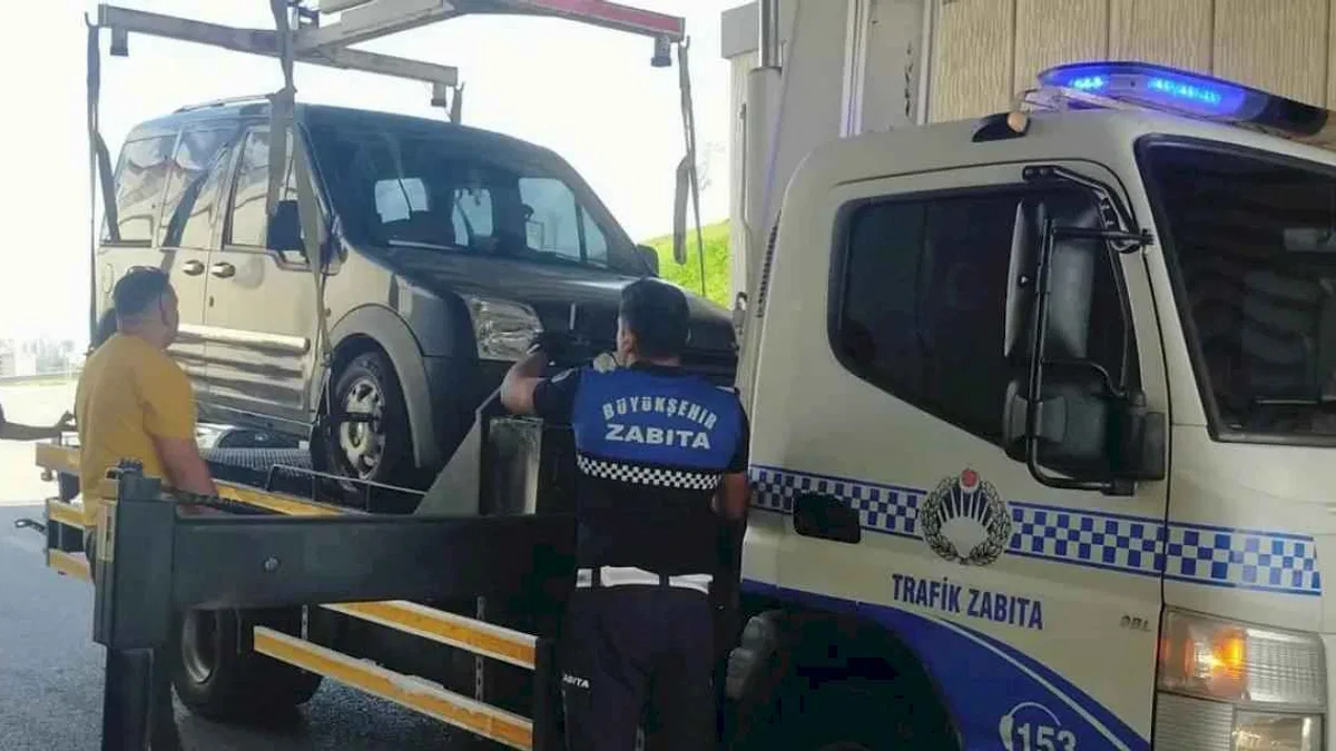 Kocaeli Zabıtası tedavi yolunda yalnız bırakmadı