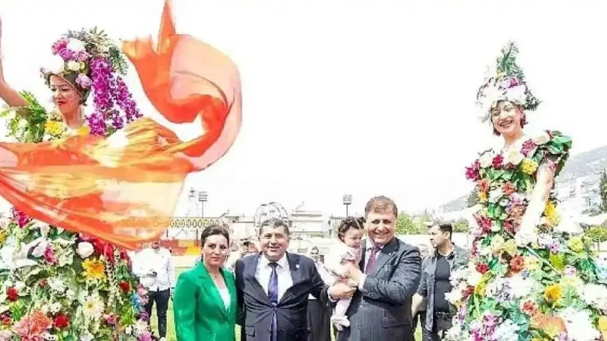İzmir'in geleneksel festivaliyle Bayındır'da yine çiçekler açtı "Bize üretmek yakışıyor"