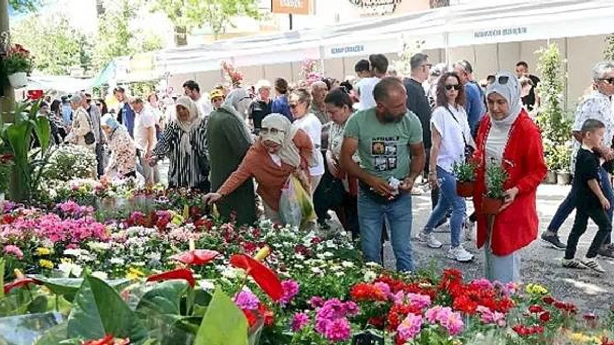 Bayındır Çiçek Festivali Son Gününde de Doldu Taştı