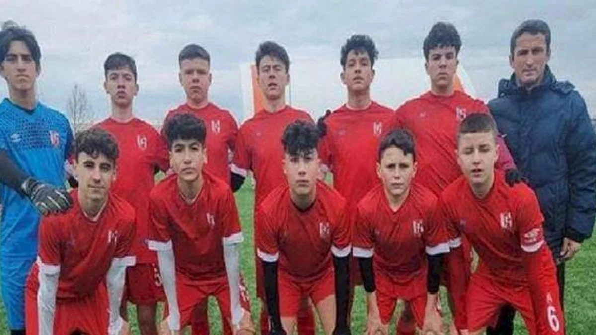 Galatasaraylı Fernando Muslera'dan Eren Mert Yıldızlı'ya imzalı forma!