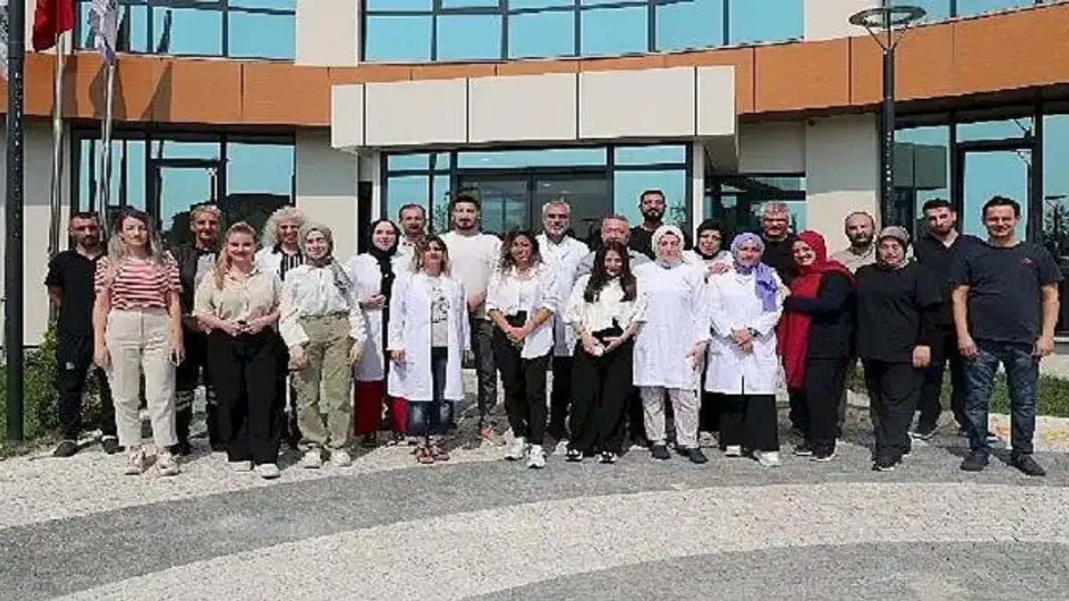 Bağcılar'da yaşlıların buluşma noktası: Vefahane Yaşam Merkezi