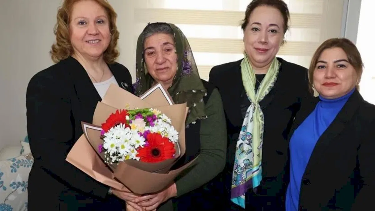 Artvin'de Vali Ergün’den şehit annesine ziyaret