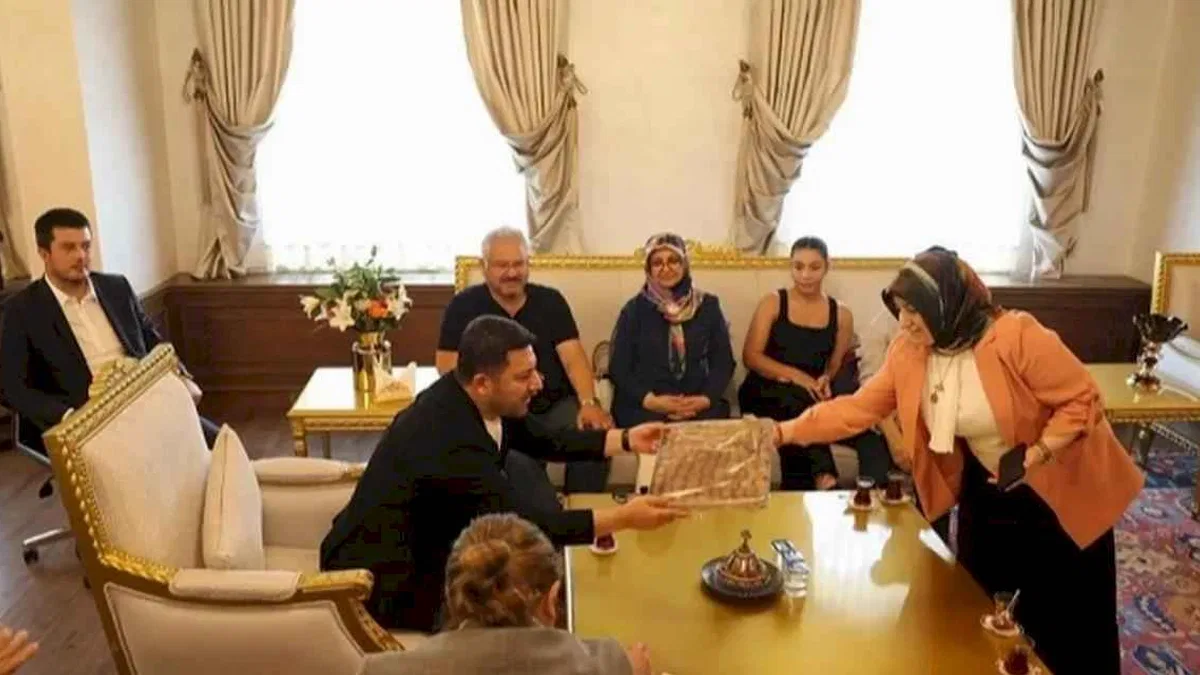 Rasim Arı Nevşehirlileri dinledi