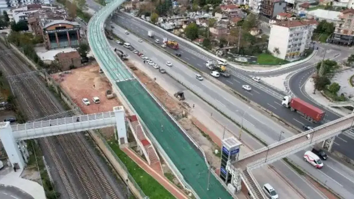 Kocaeli'de tramvay hattı durağına 78 araçlık otopark