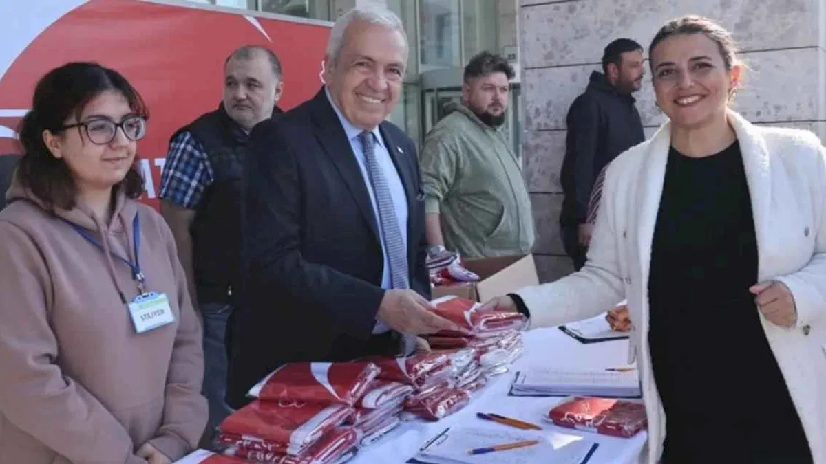 Bursa Nilüfer Atatürk posterleriyle donanıyor