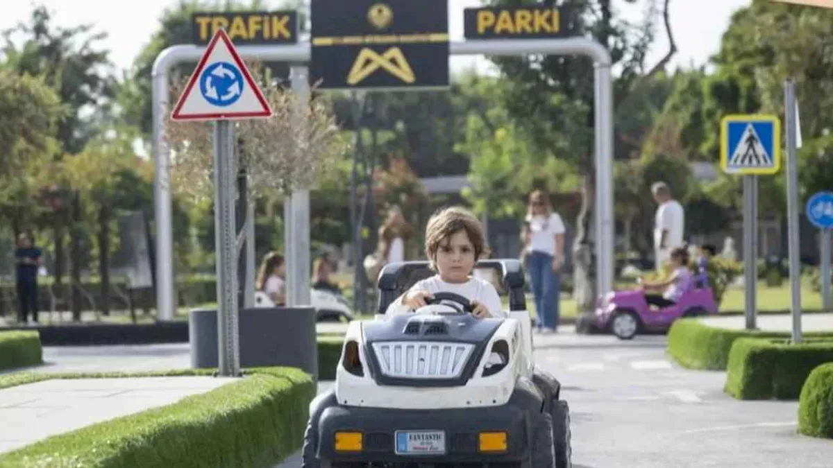 Çocuklar Trafik Parkı'na akın etti