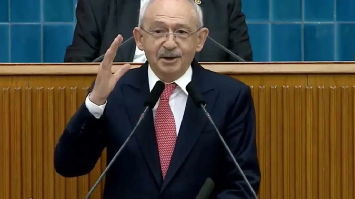 Kılıçdaroğlu 3 yıl sonra CHP grup toplantısında... 'Bu Kemal hiçbir gücün karşısında eğilmez!'