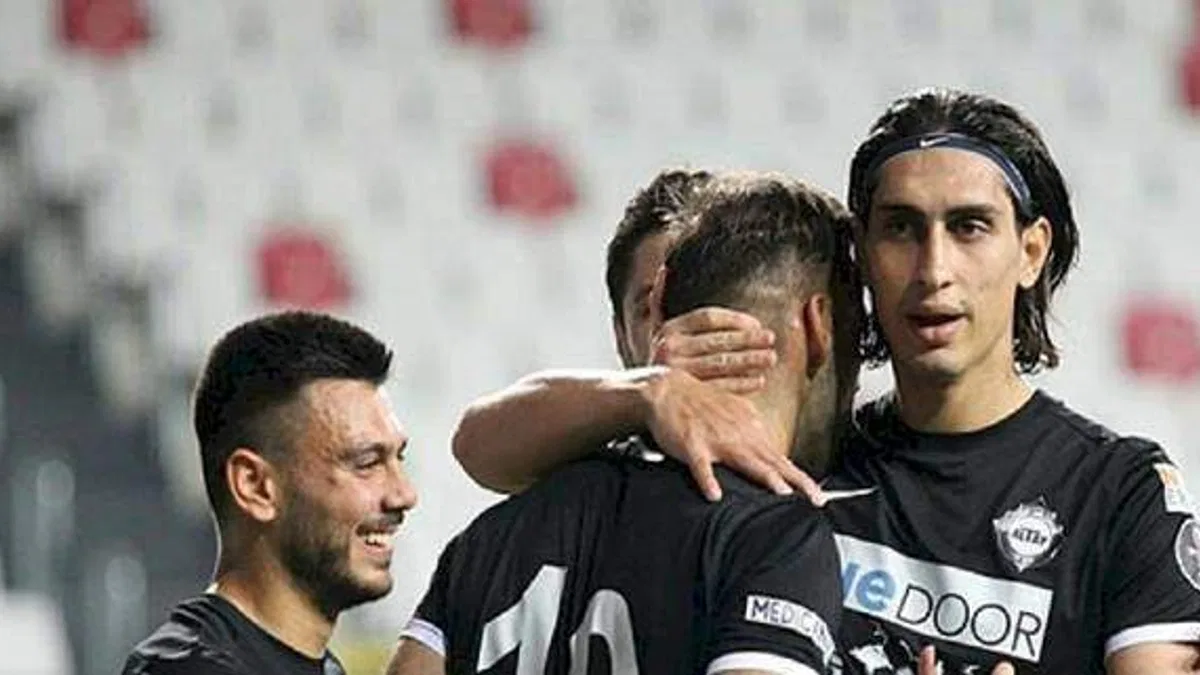 Altay 3-1 Sakaryaspor (MAÇ SONUCU - ÖZET) 4 gollü maç Altay'ın!