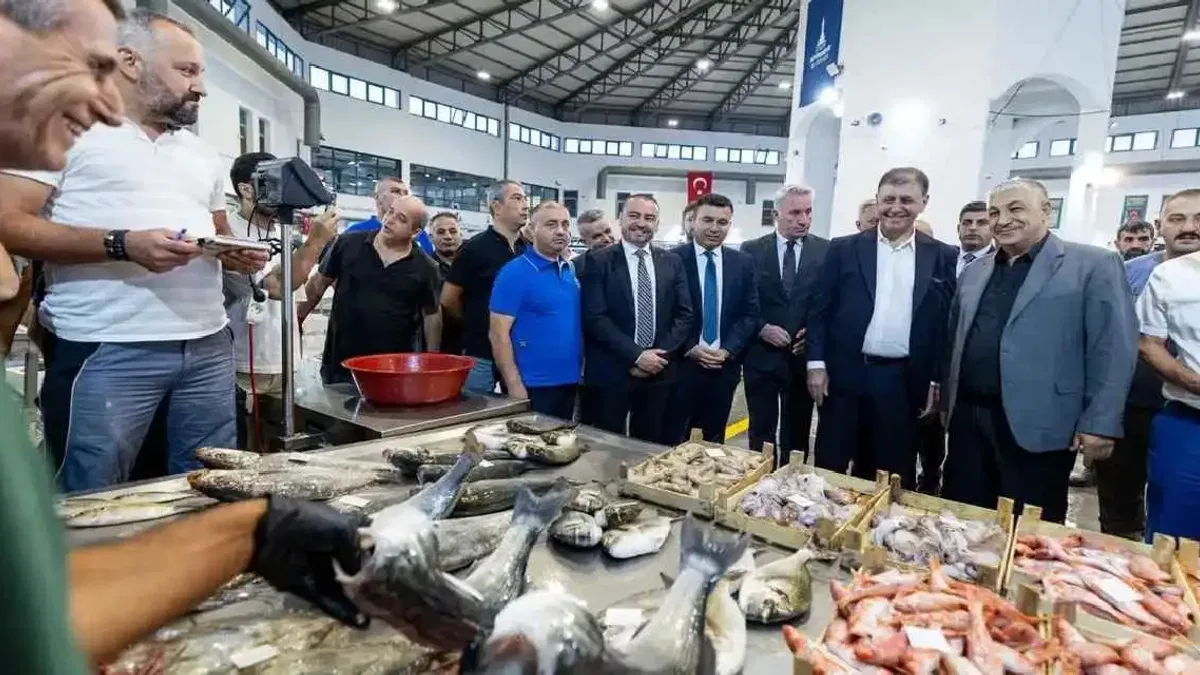 Başkan Tugay: Ekmeğini denizden çıkaranlara bereketli bir sezon diliyorum