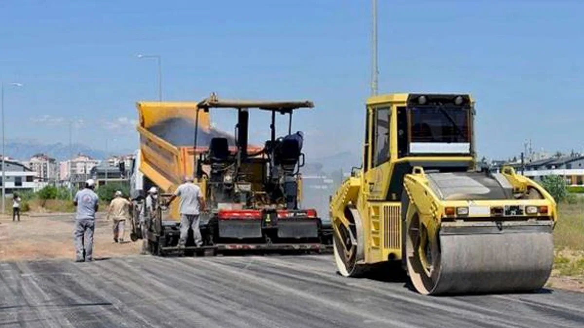Antalya Muratpaşa 8 yıldır asfaltını üretiyor