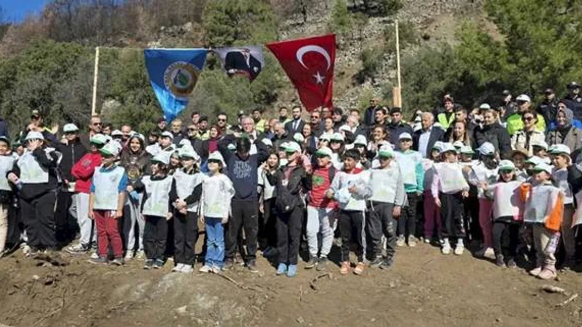 Antalya Kumluca'da fidanlar toprakla buluştu!