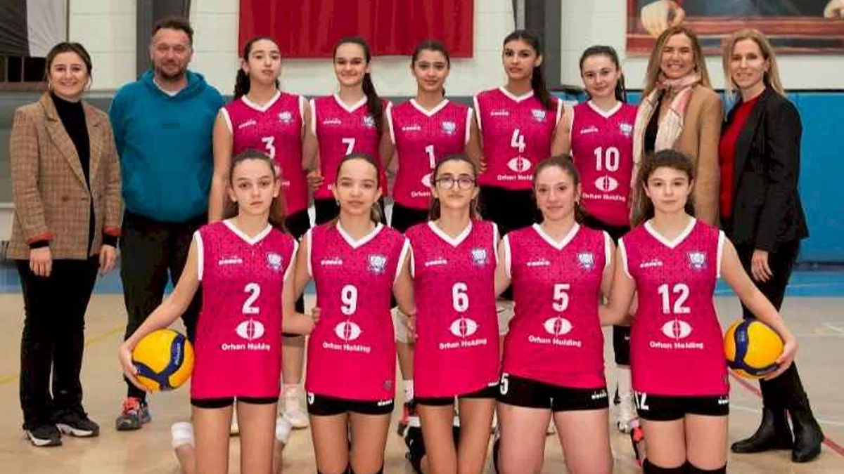 Bursa'nın kız voleybolcularına Orhan Holding desteği