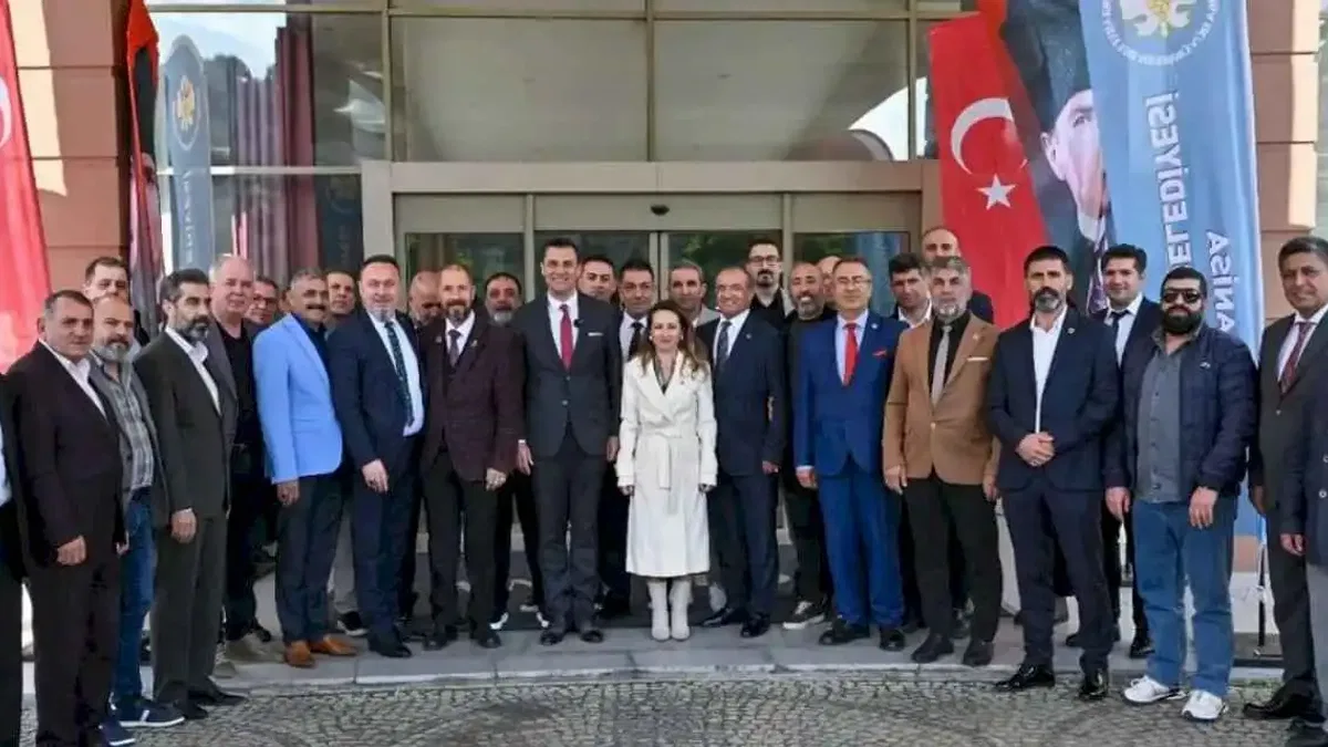 Başkan Zeyrek, Manisa Ağrılılar Derneği üyeleri ile bir araya geldi