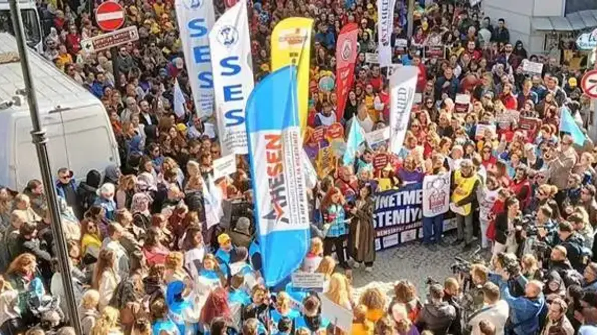 Sağlıkçılar hak arayışında! İş bıraktılar... Ya yönetmeliği çekin, ya da..!