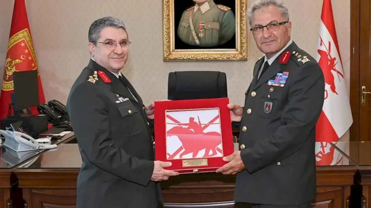 Kara Kuvvetleri ve Genelkurmay’da devir teslim