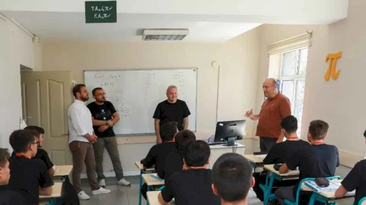 Kayseri Büyükşehir’den matematik kampı