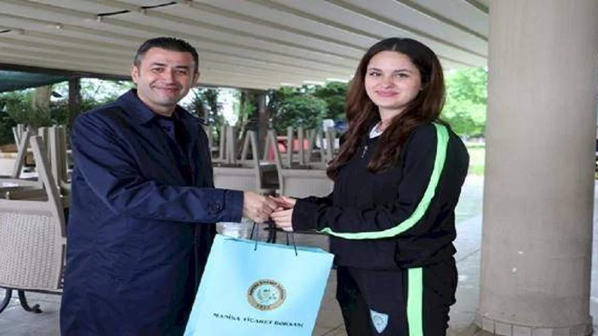 MBB'nin şampiyon voleybolcuları yemekte ağırlandı