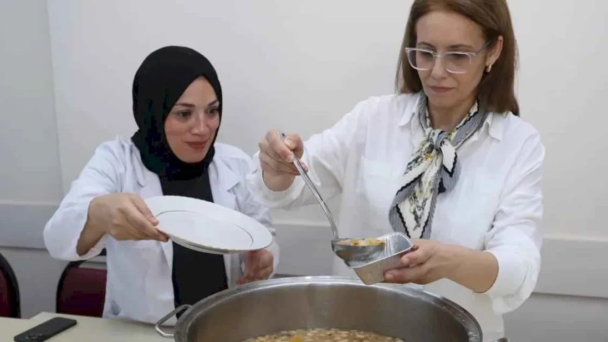 Başkan Vekili Abiş’ten, KO-MEK’te aşure ikramı
