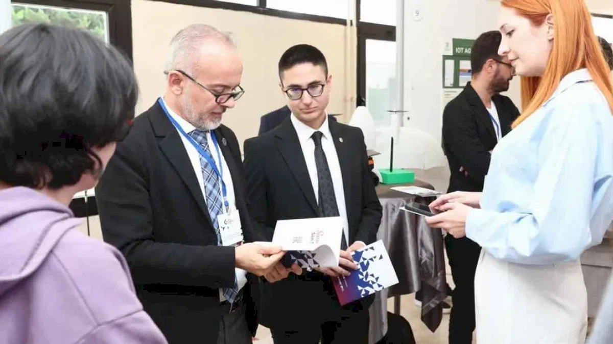 İzmir'de genç girişimciler hayallerini DEÜ'de gerçeğe dönüştürdü