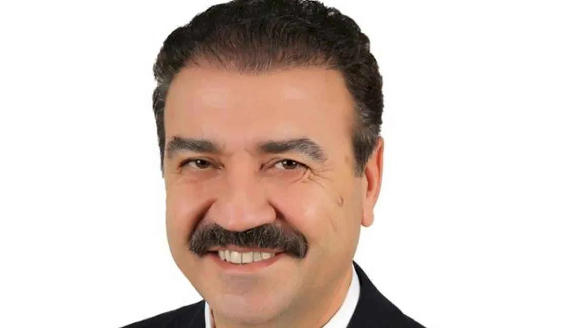 Bursa'da Gürsu Belediye Başkan adayı Halit Şefikoğlu AK Parti lehine 'Bağımsız'ca çekildi