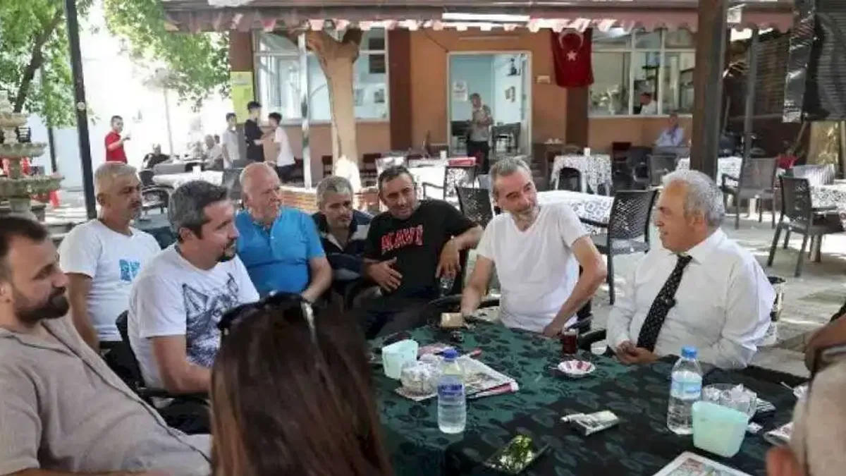 Başkan Şadi Özdemir Demirci’de mahalle halkını dinledi