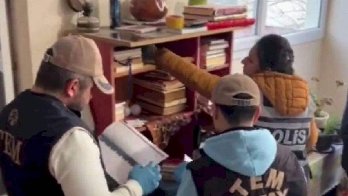FETÖ'cülere 12 ilde eş zamanlı 'Kıskaç'!