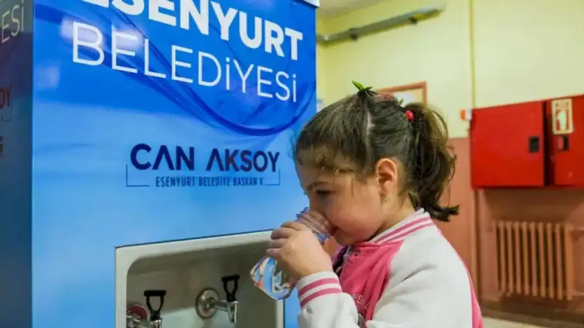 Esenyurt’ta Öğrencilere Ücretsiz İçme Suyu Desteği