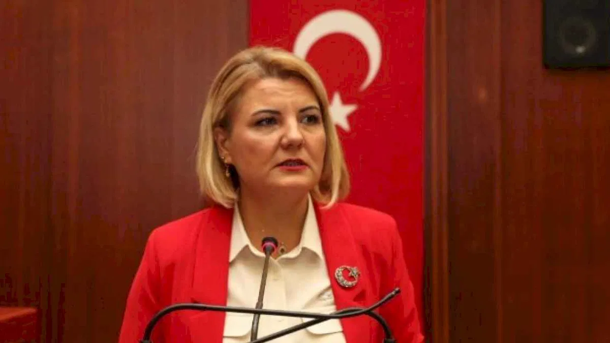 İzmit'te Başkan Hürriyet, insana dokunan projeleri anlattı
