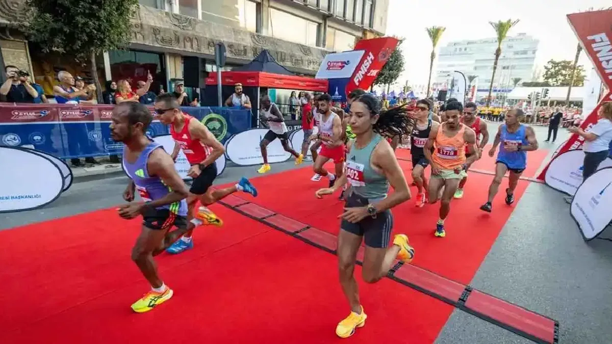 İzmir yarı maratonunda rekor kırıldı