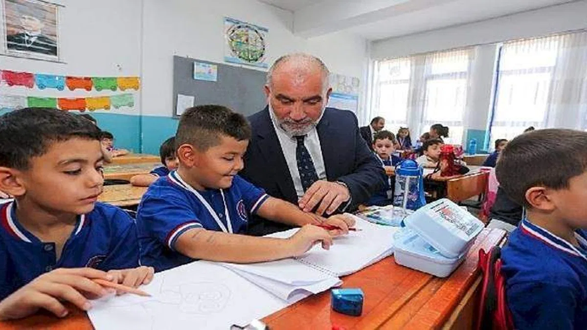 Canik Belediyesi'nden Öğrencilere Karne Hediyesi