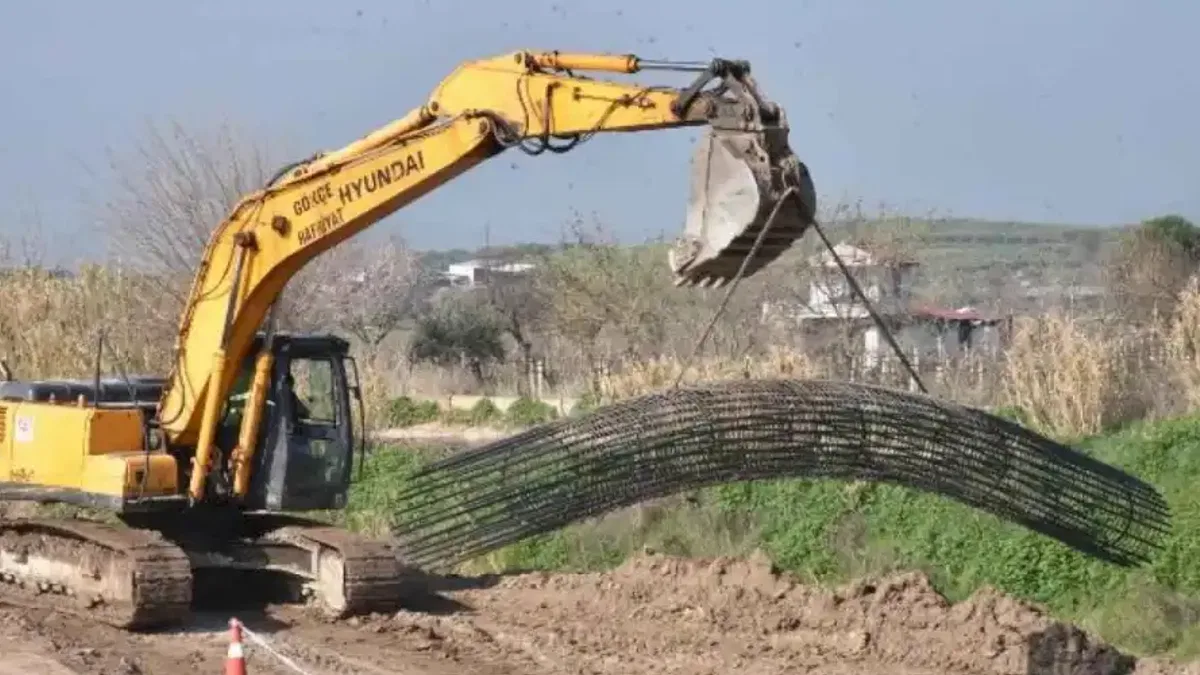 Manisa Şehzadeler'de Sarma Çayı Köprüsü ayağa kaldırılıyor