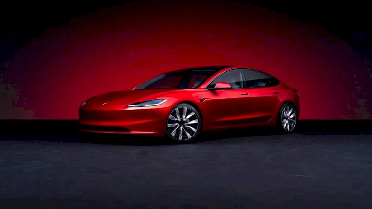 Yenilenen Tesla Model 3 Tanıtıldı