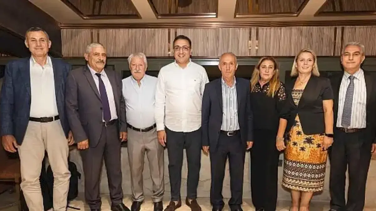 Yiğit'ten muhtarlara kutlama
