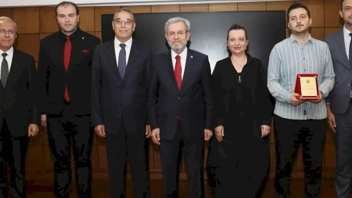 “Arıburnu’nda Bal Yapmak” belgeseli izleyiciyle buluştu